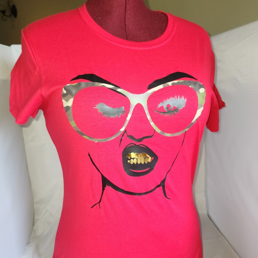 Red Gold Grill w/Glasses Tshirt